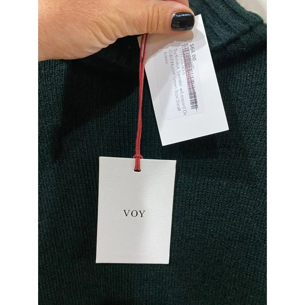NWT VOY Ladies Oversized Turtleneck Sweater with Leopard Underlay